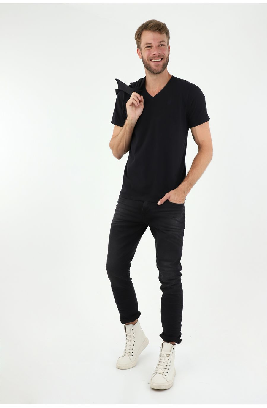 Camiseta cuello V negra para hombre