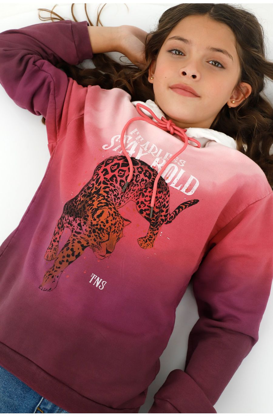 Buzo morado con capucha para niña