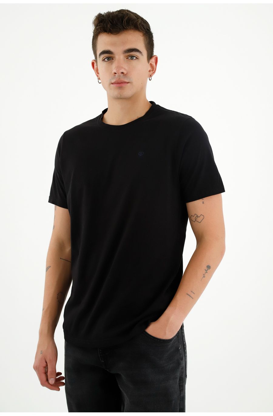 Camiseta negra manga corta para hombre