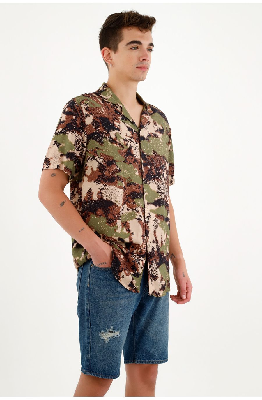 Camisa resort estampada para hombre