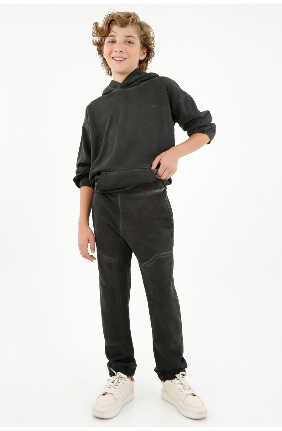 Pantalón jogger negro para niño