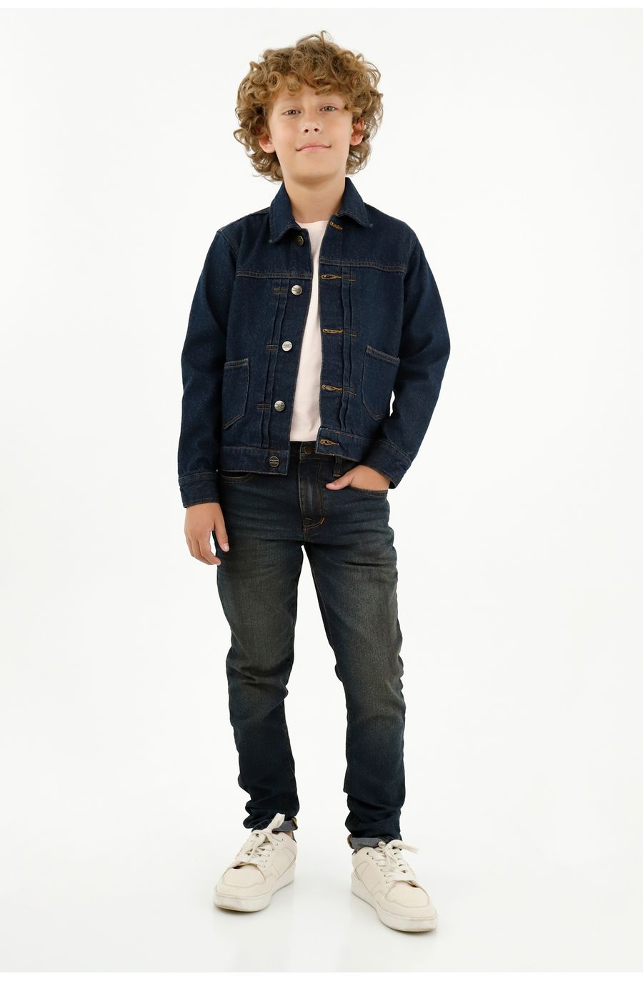 Chaqueta azul en denim para niño