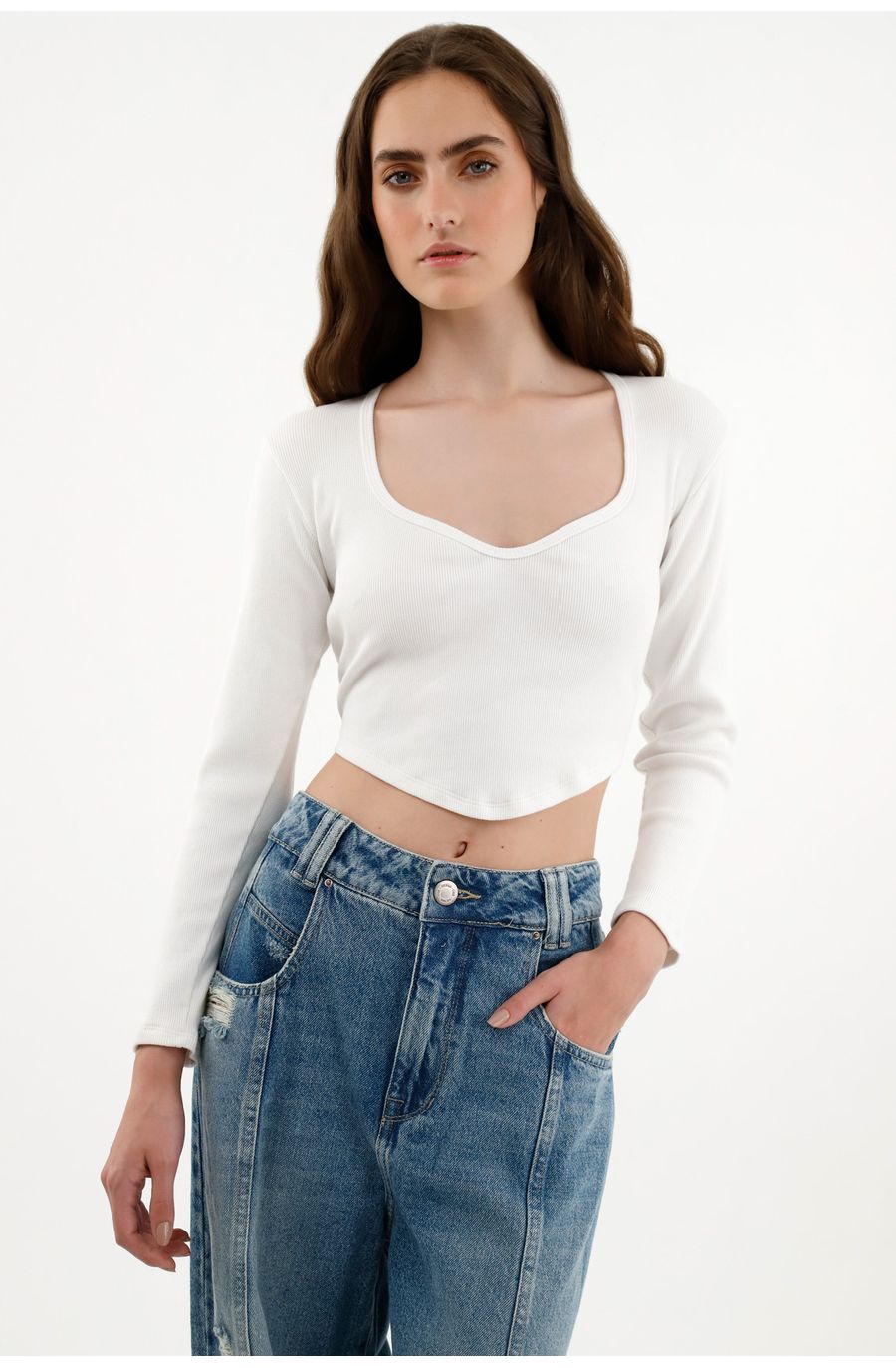 Camiseta blanca tipo crop para mujer
