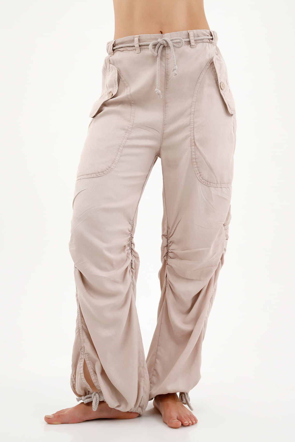 Pantalón café tipo jogger para mujer