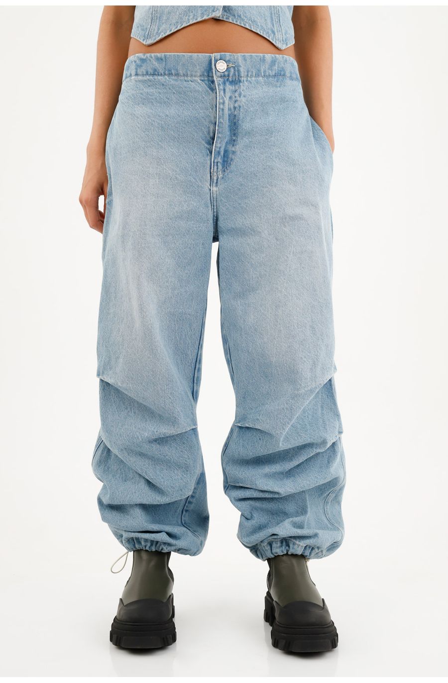 Jean con bota enresortada azul para mujer