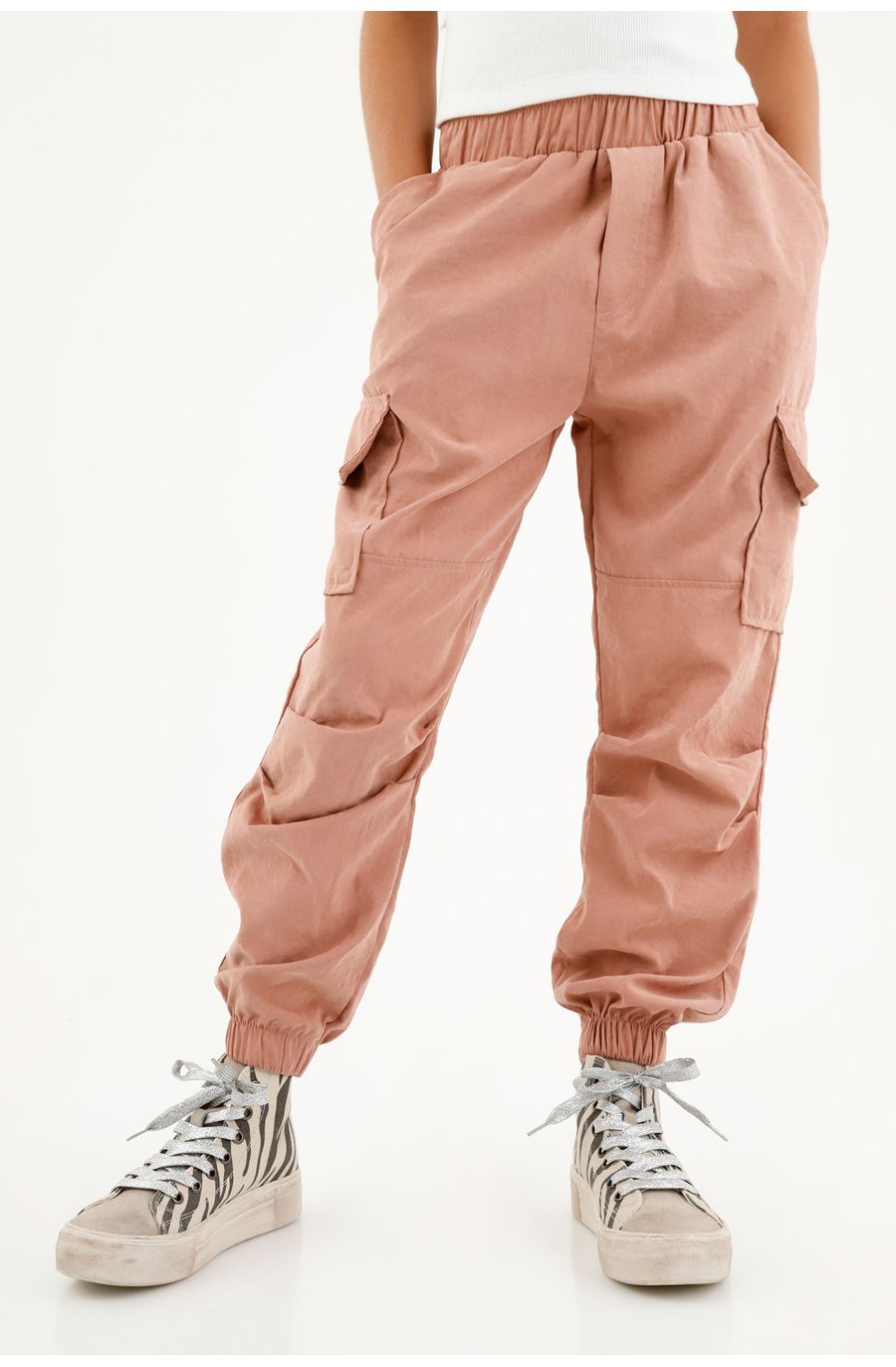 Pantalón tipo Parachute rosado para niña