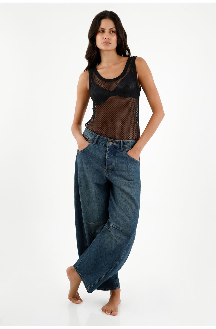 Camiseta negra en malla para mujer