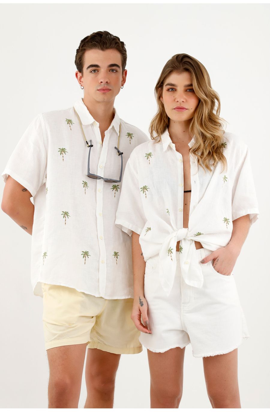 Camisa unisex blanca manga corta