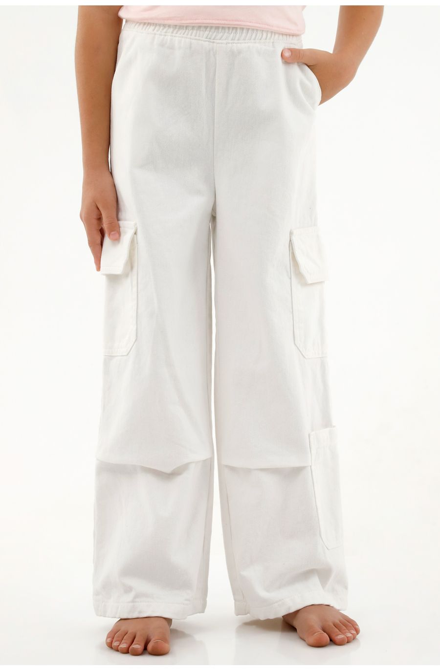 Pantalón crudo tipo cargo para niña