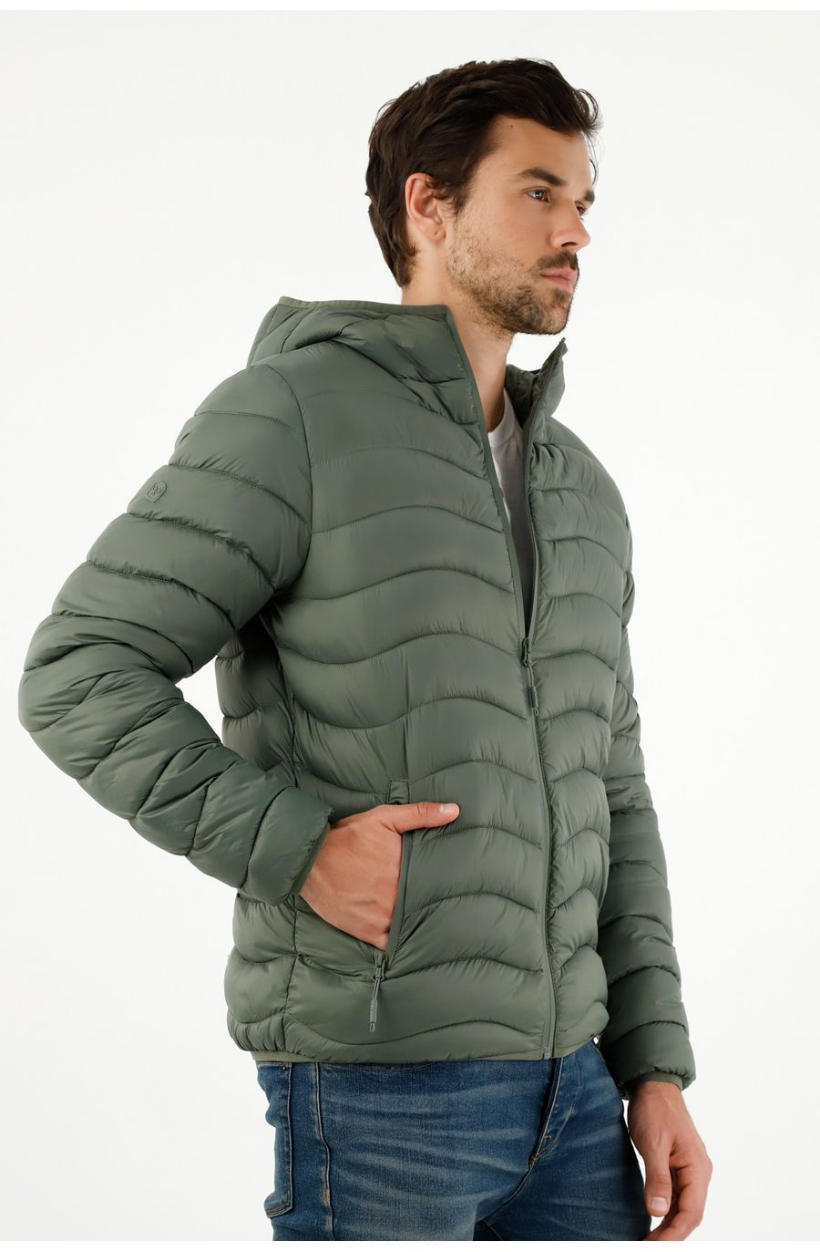 Chaqueta verde con capucha para hombre