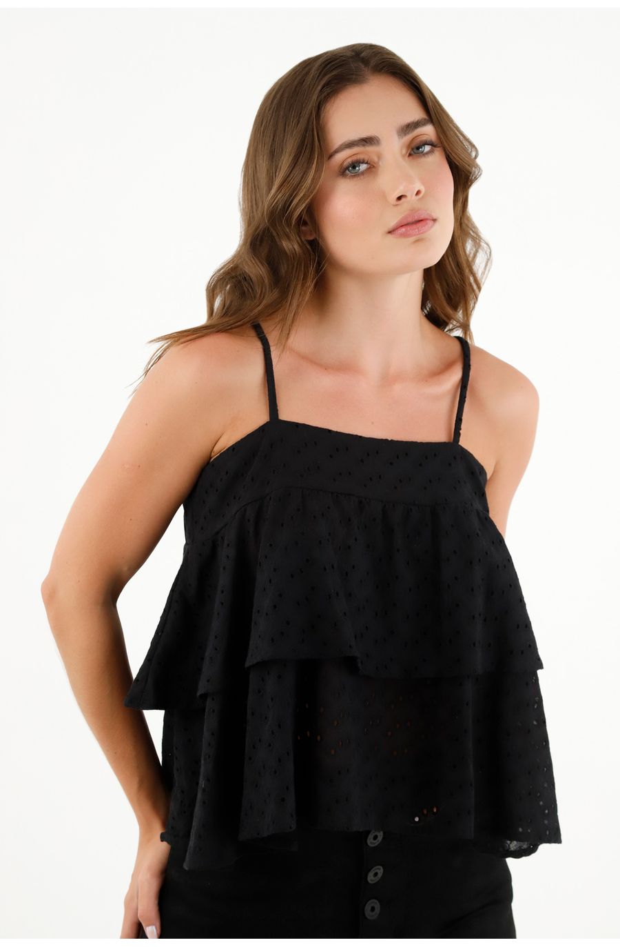 Camisa negra en ojalillo para mujer