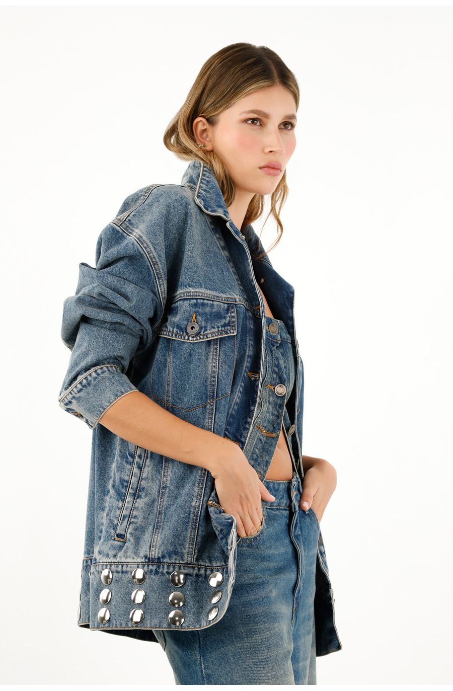 Chaqueta azul con apliques metalizados para mujer