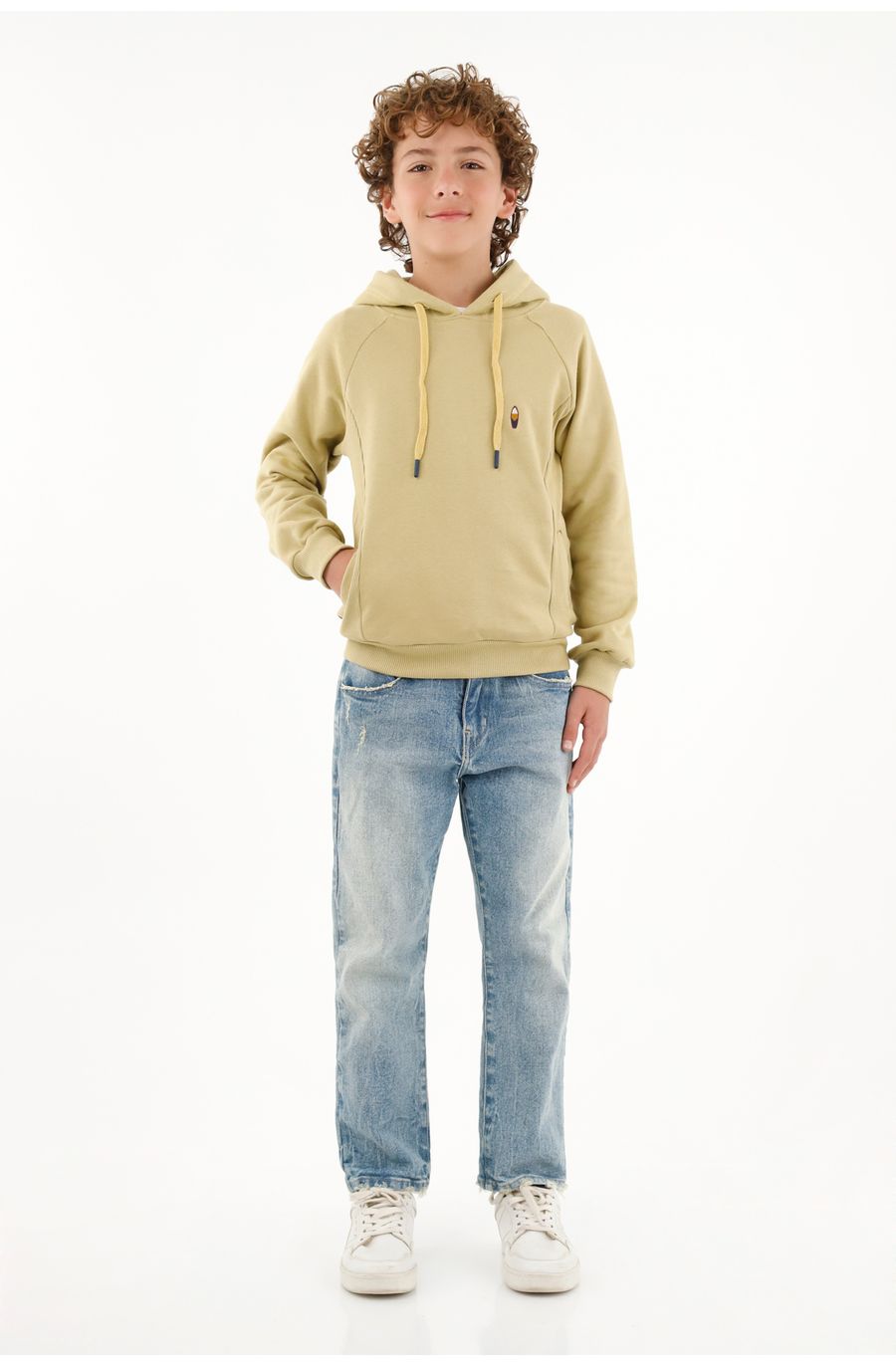 Buzo verde tipo hoodie para niño