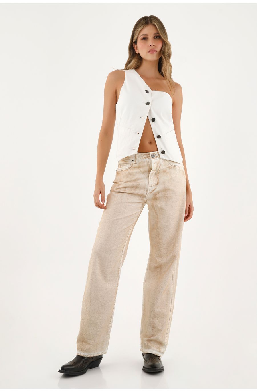 Jean con pigmento irregular café para mujer