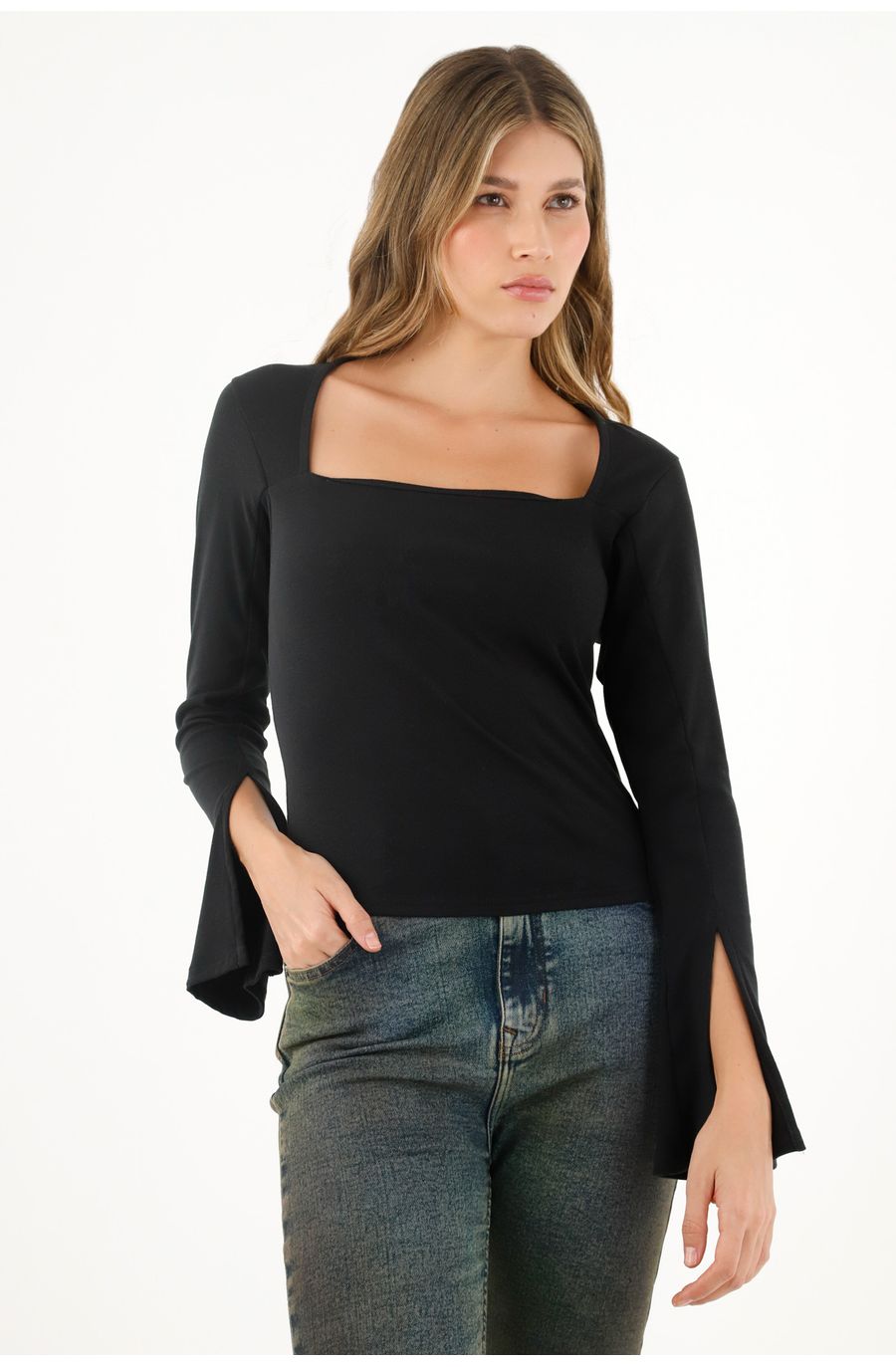 Camiseta negra manga larga para mujer