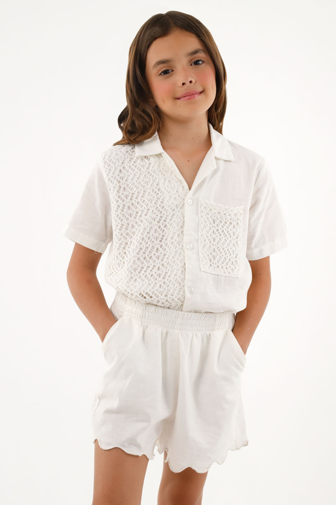 Bermuda crudo con ruedo ondulado para niña