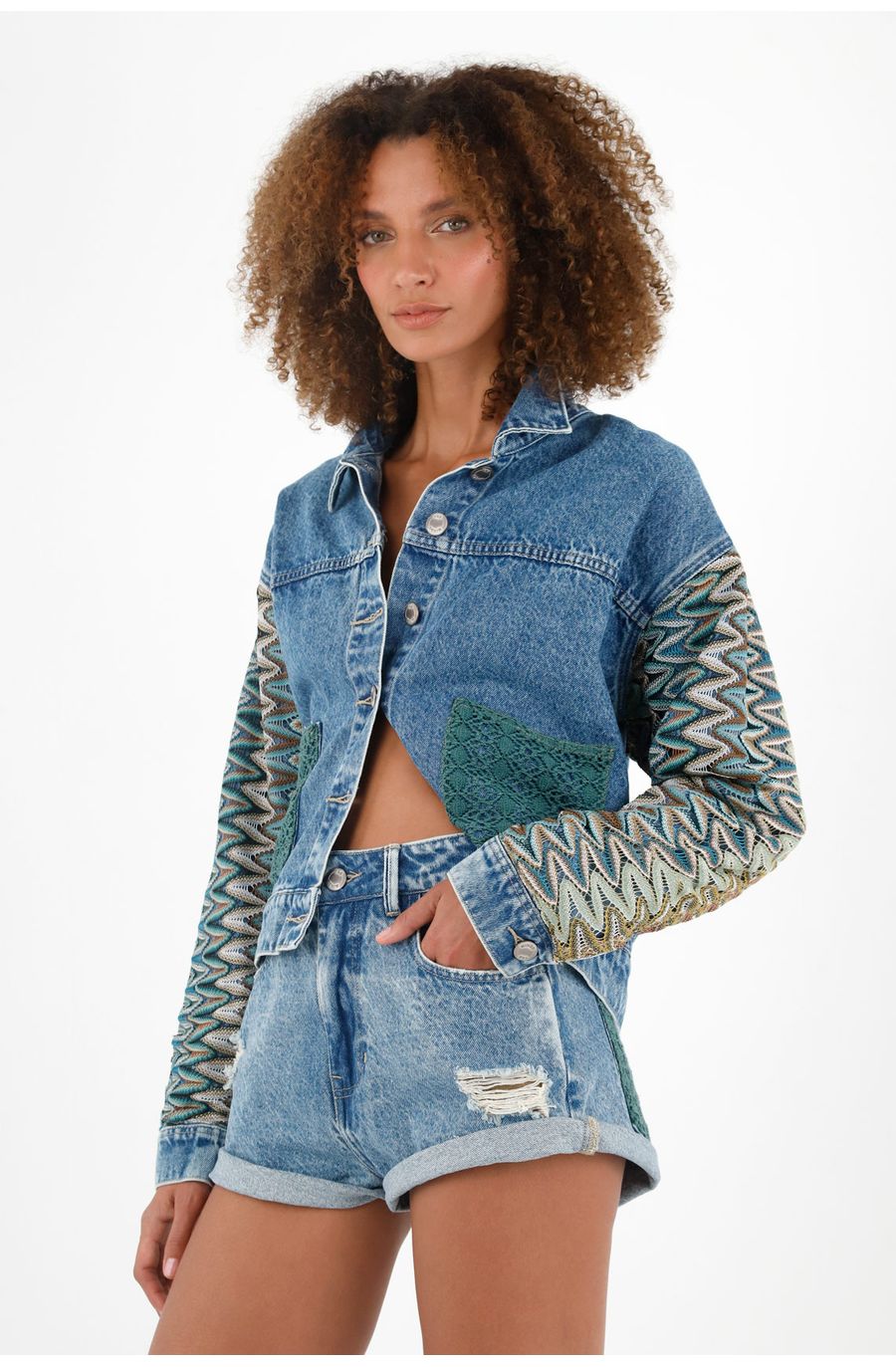 Bermuda azul con rotos localizados para mujer