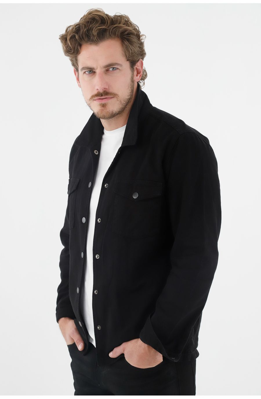 Chaqueta negra con bordado en posterior para hombre