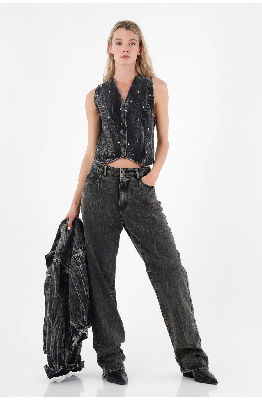 Jean black denim craquelado para mujer