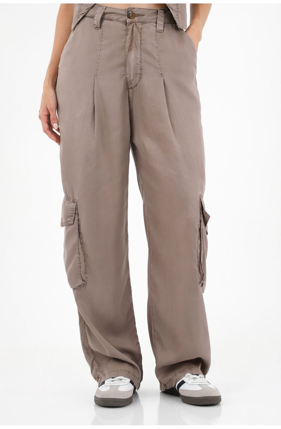 Pantalón recto café para mujer