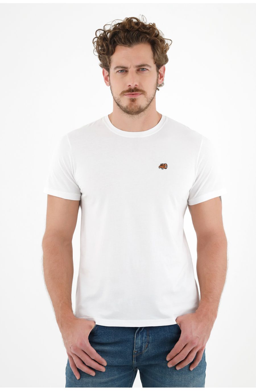 Camiseta blanca con mini bordado para hombre