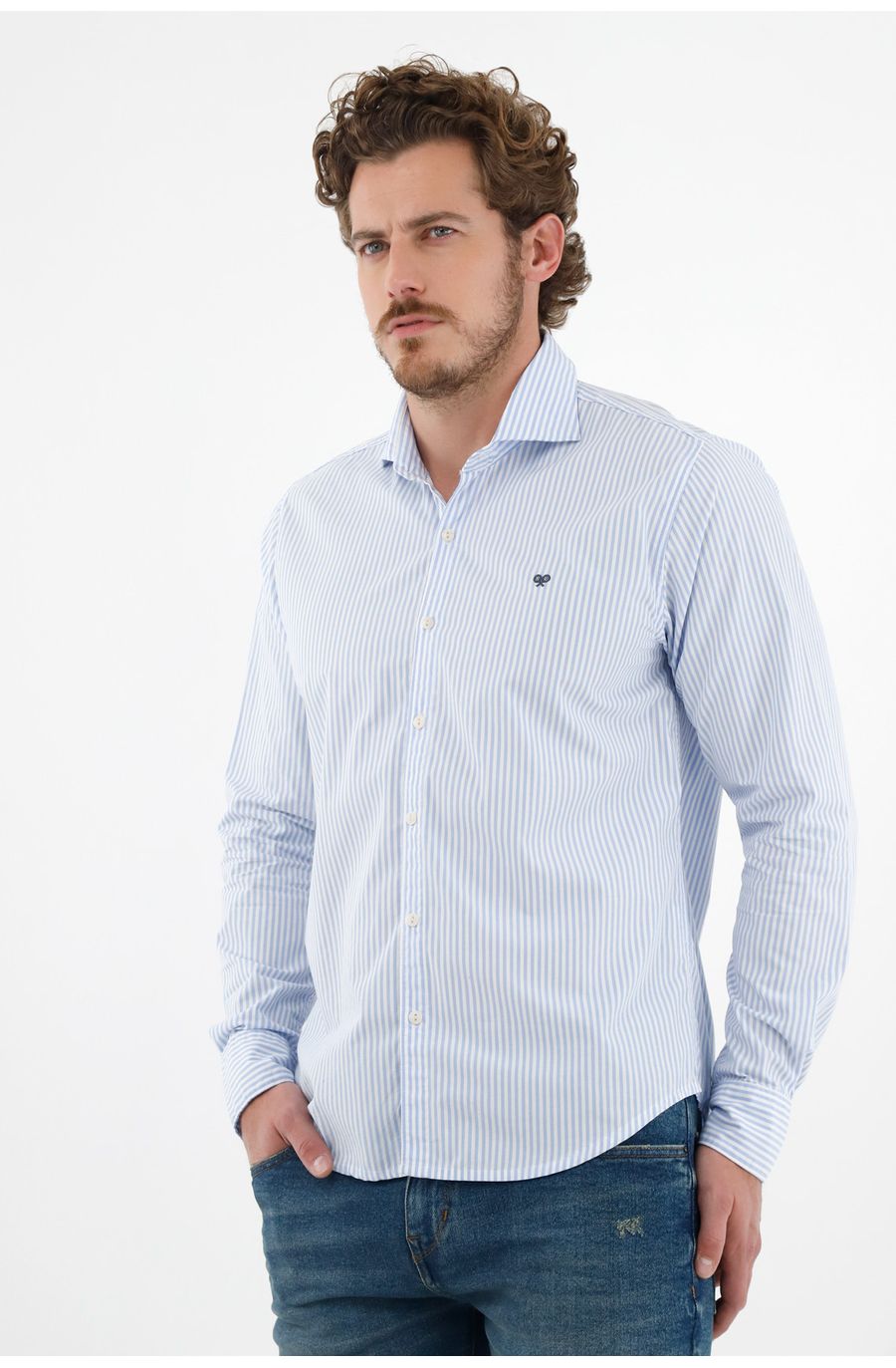 Camisa azul con diseño a rayas para hombre