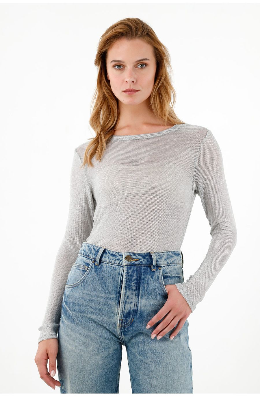 Camiseta gris semiajustada para mujer