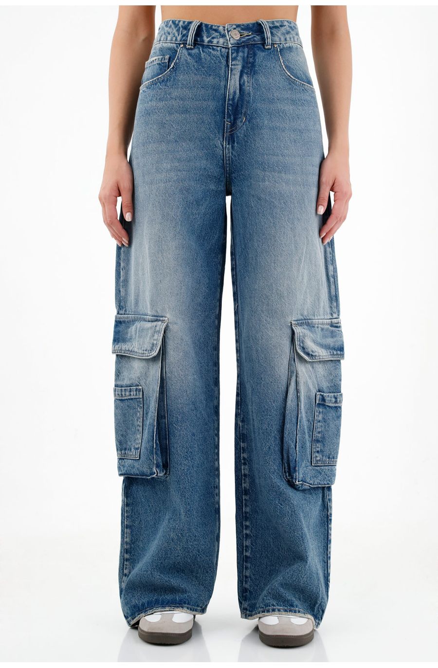 Jean azul tipo cargo para mujer