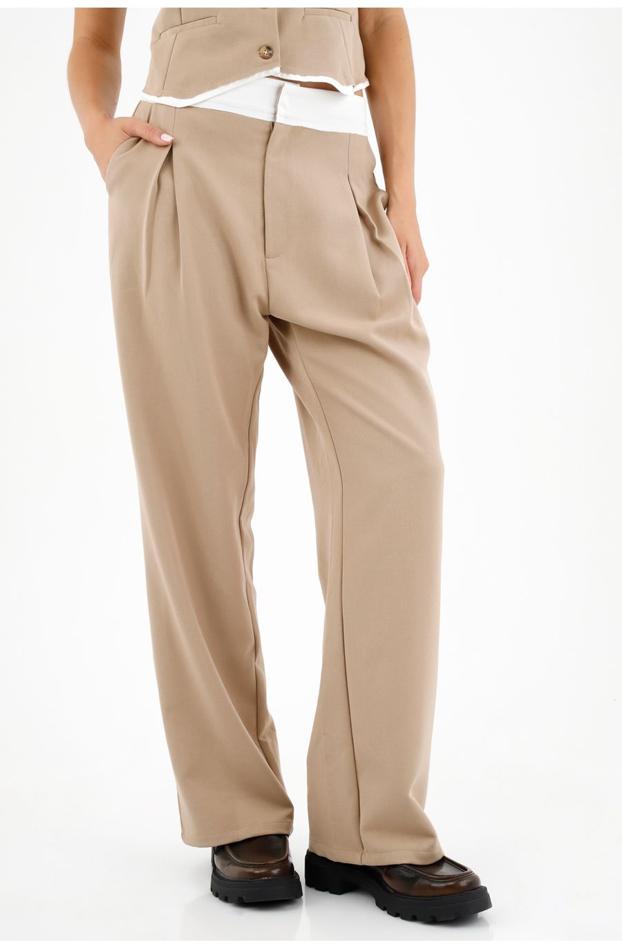 Pantalón clásico café para mujer