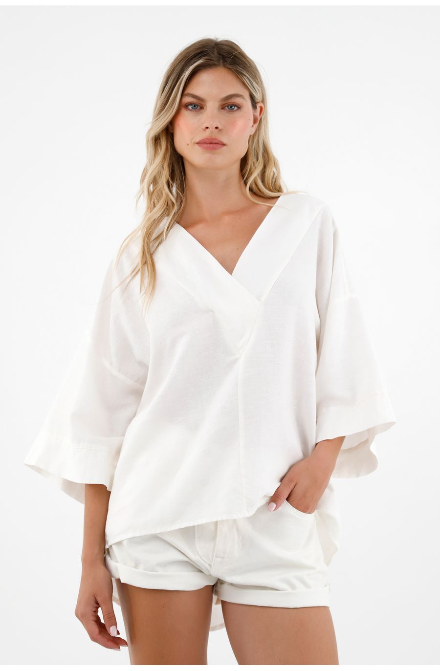 Camisa crudo con escote en V para mujer