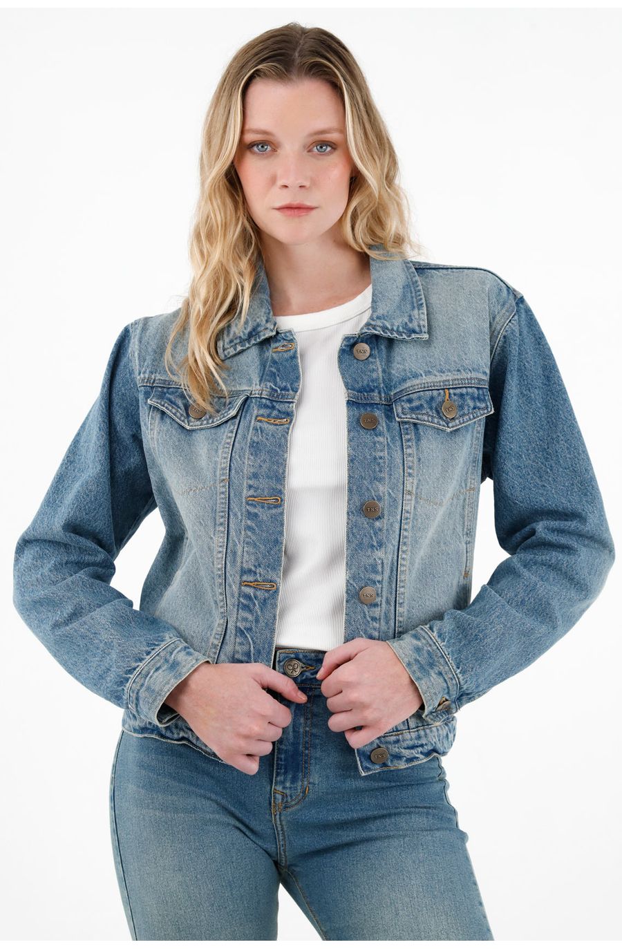 Chaqueta azul en denim para mujer