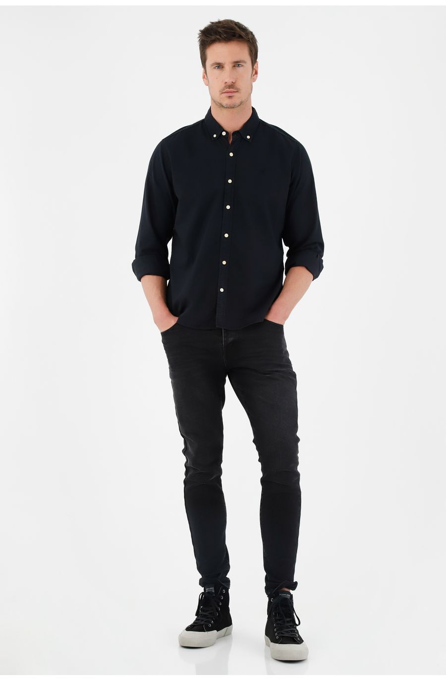 Camisa negra manga larga para hombre