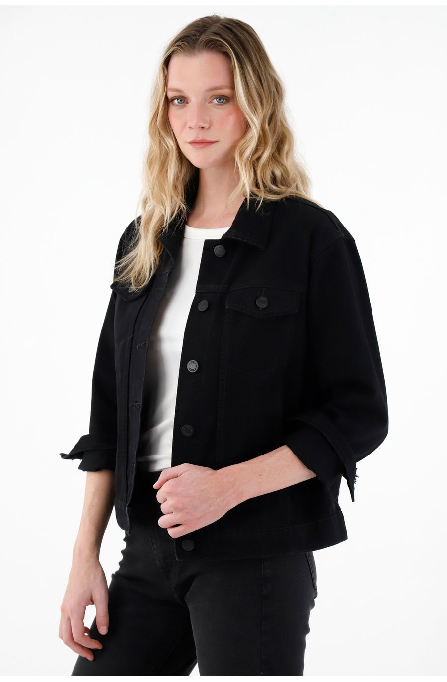 Chaqueta en black denim para mujer