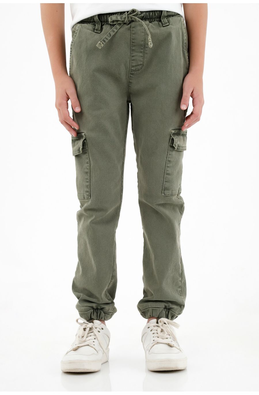 Pantalón verde tipo jogger para niño