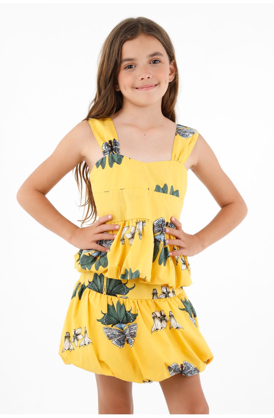 Camisa amarilla con escote recto para niña