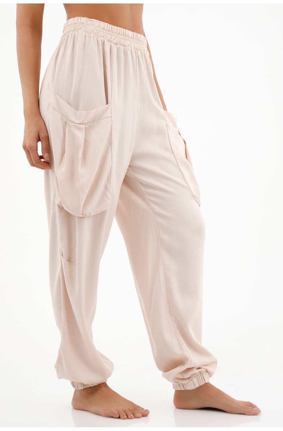 Pantalón con pretina y bota enresortada crudo para mujer