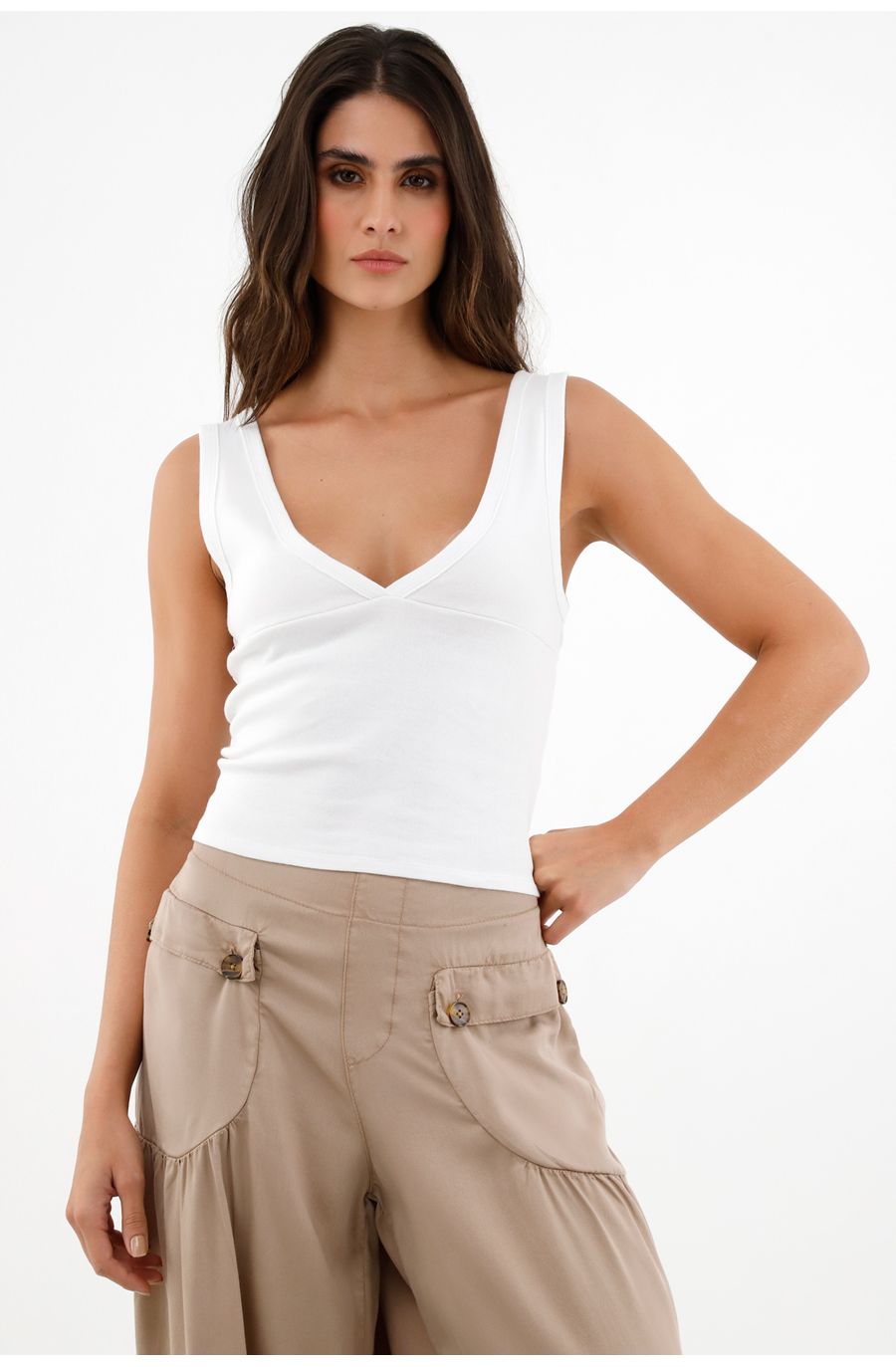 Camiseta con escote en V blanca para mujer