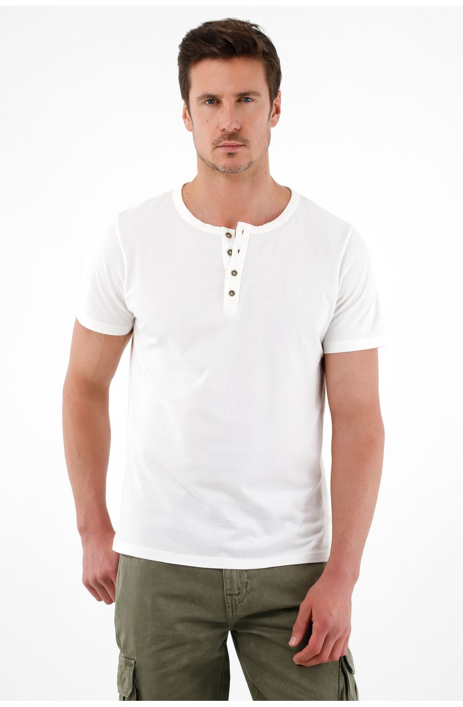 Camiseta crudo tipo henley para hombre