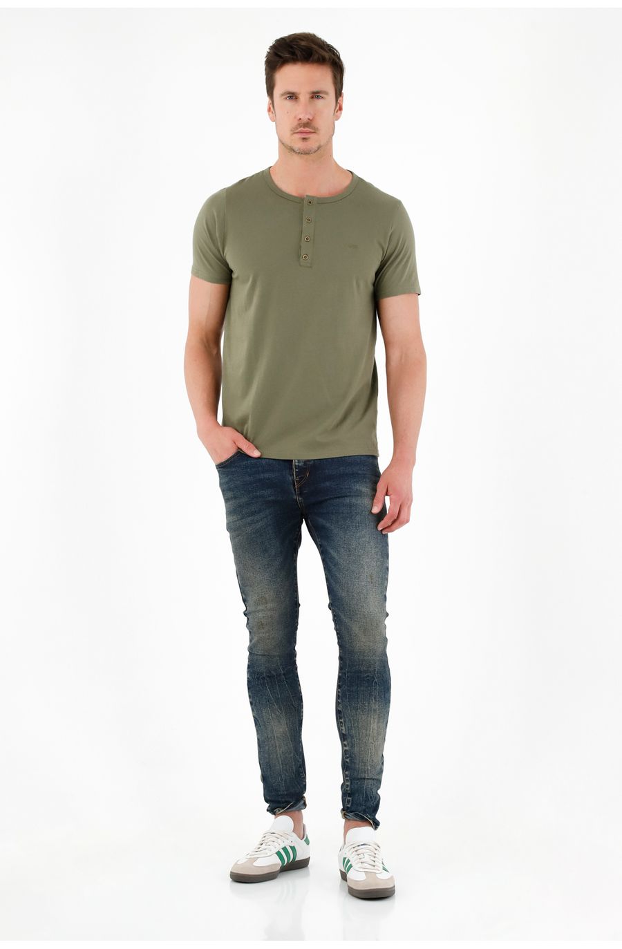 Camiseta verde tipo henley para hombre