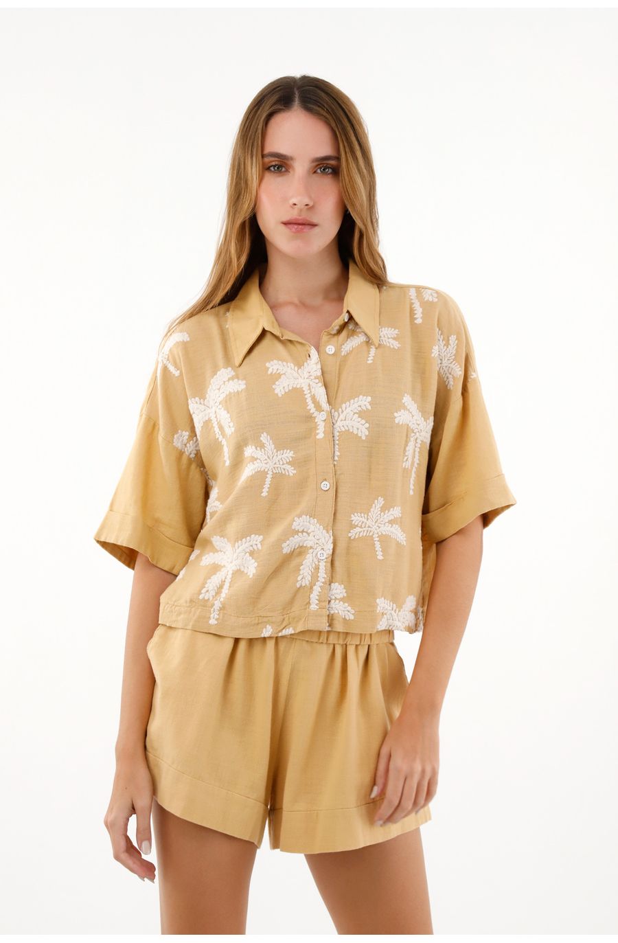 Camisa café cropped para mujer