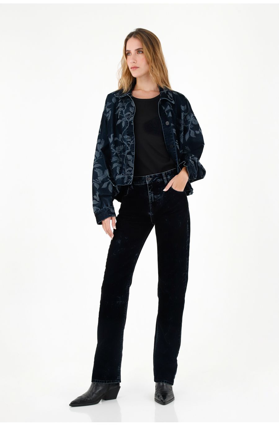 Jean Recto en índigo velvet negro para mujer