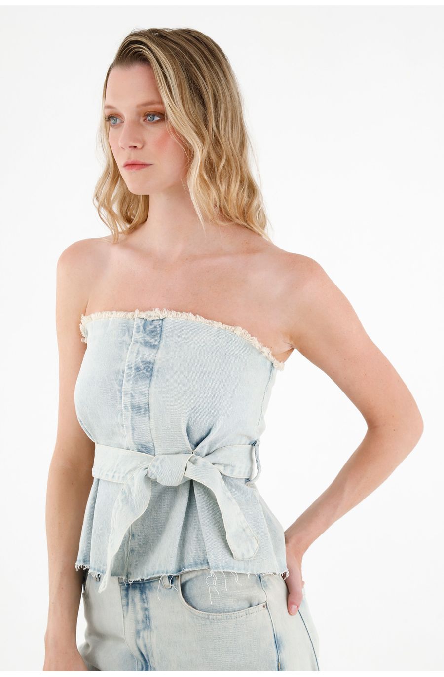 Camisa strapless en demin azul para mujer