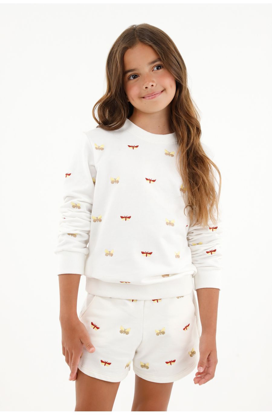 Buzo crudo con estampado de mariposas para niña