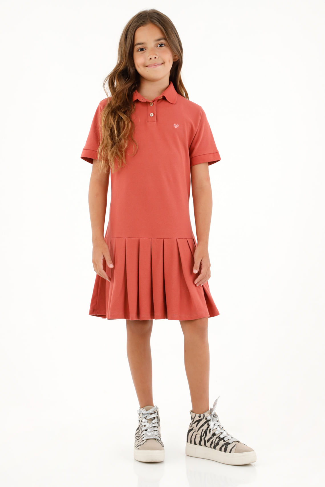 Vestido corto naranja tipo polo para niña