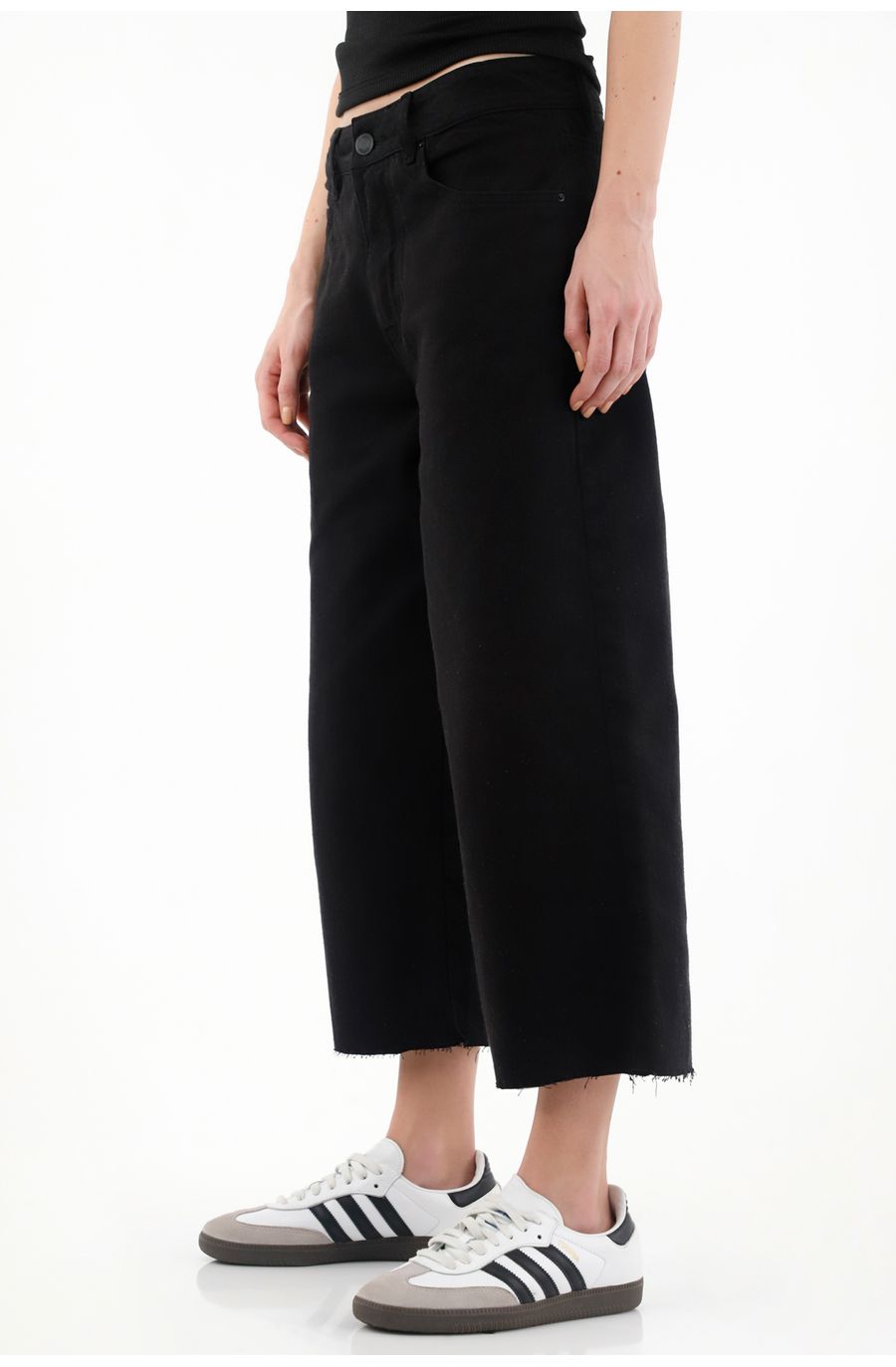 Pantalón cropped negro para mujer