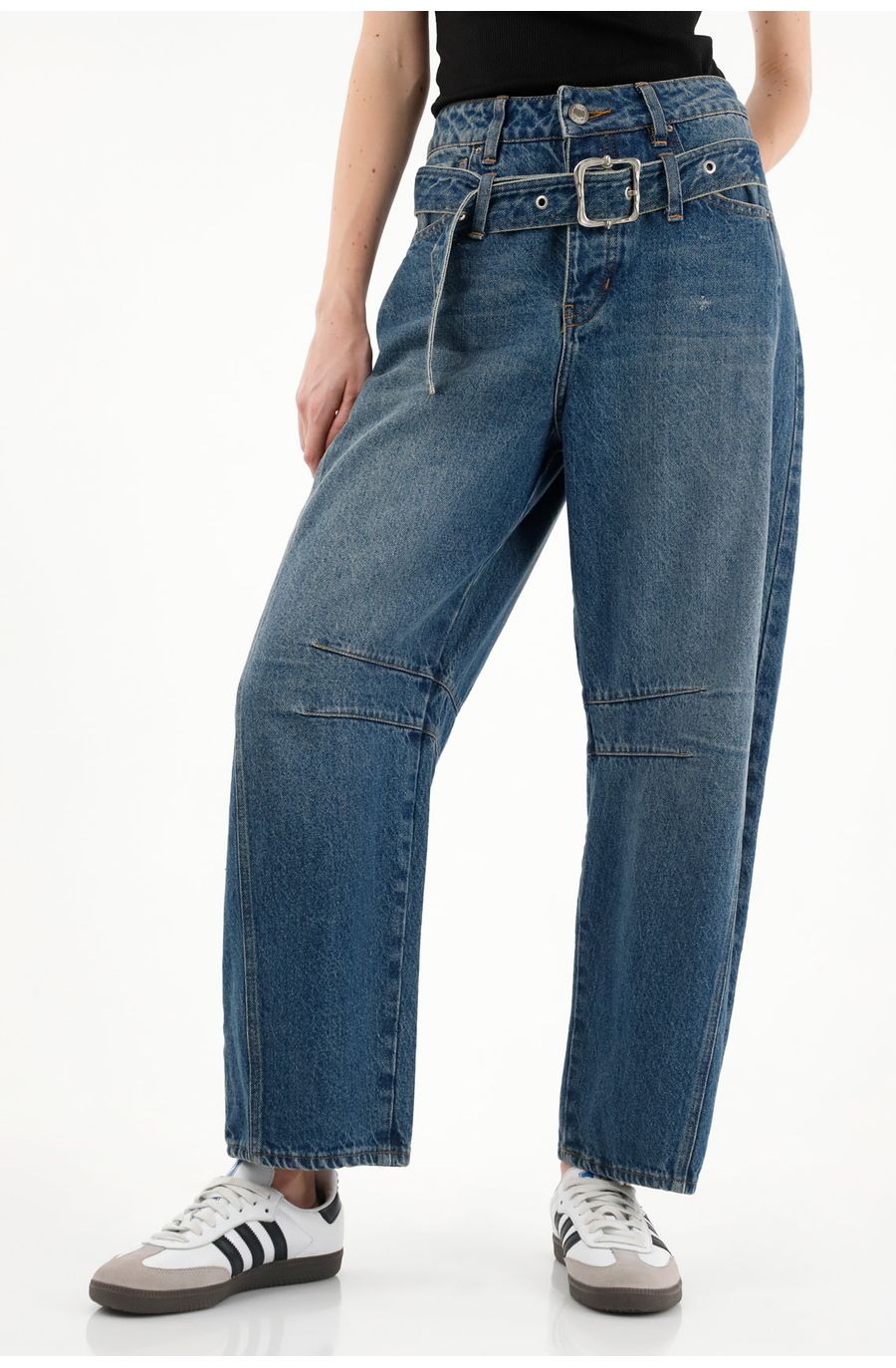Jean Horseshoe de tiro medio con cinturón para mujer