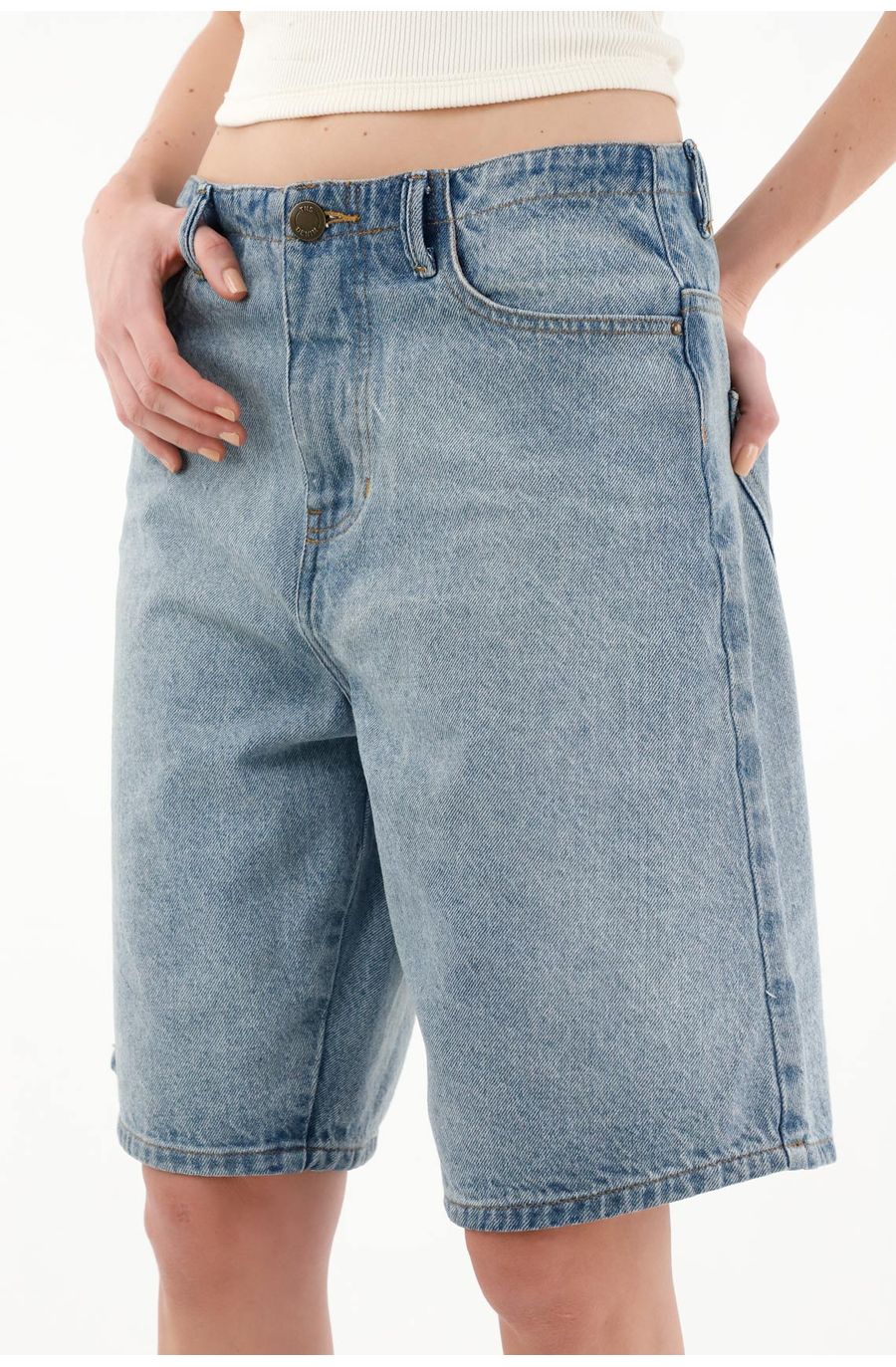 Bermuda amplia de tiro caído para mujer