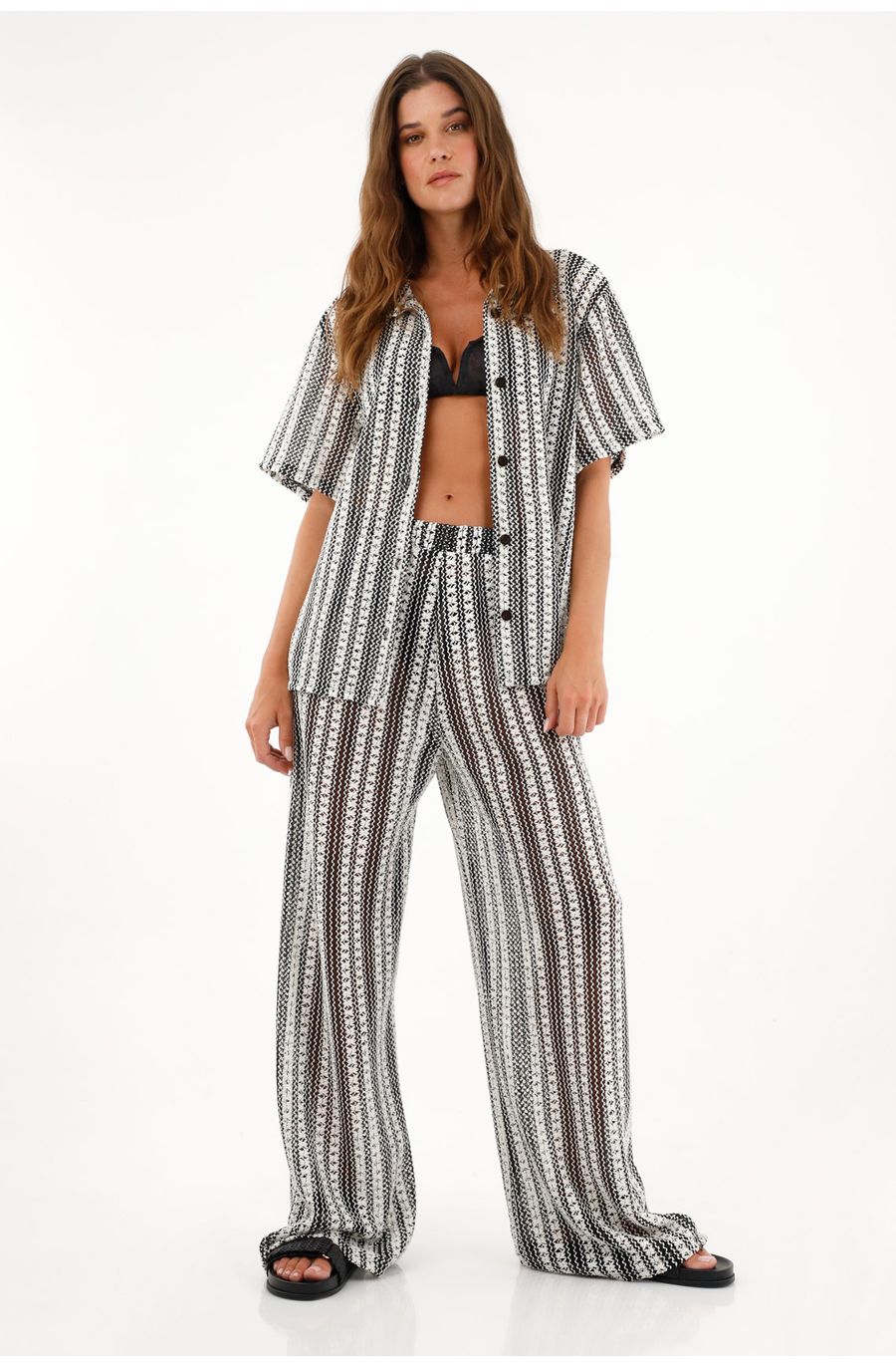 Camisa negra tipo bowling para mujer