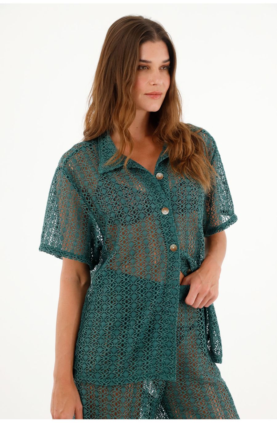 Camisa verde tipo bowling para mujer