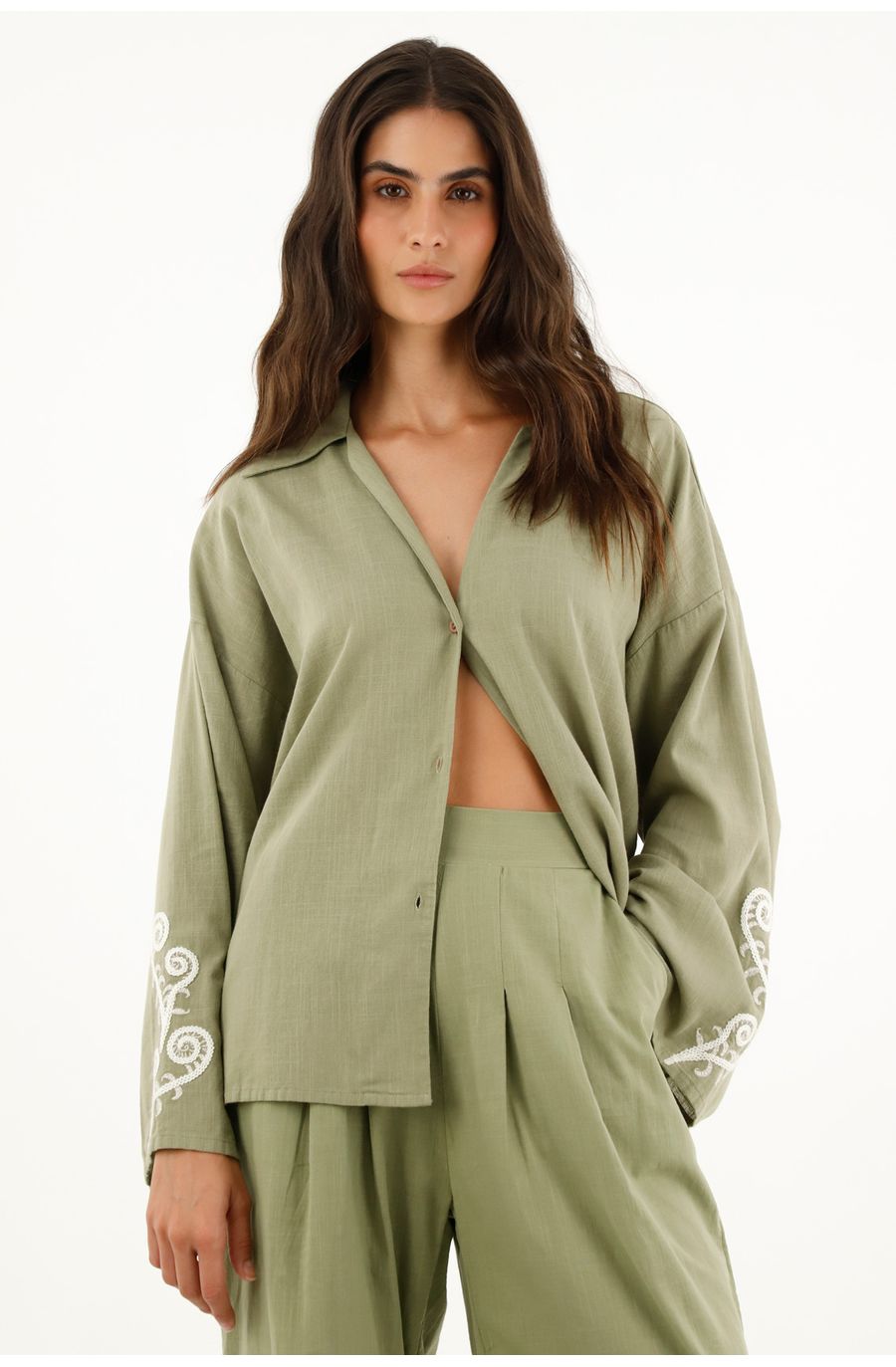 Camisa verde manga larga acampanada para mujer